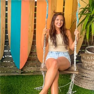 Meet your Posher, Megan